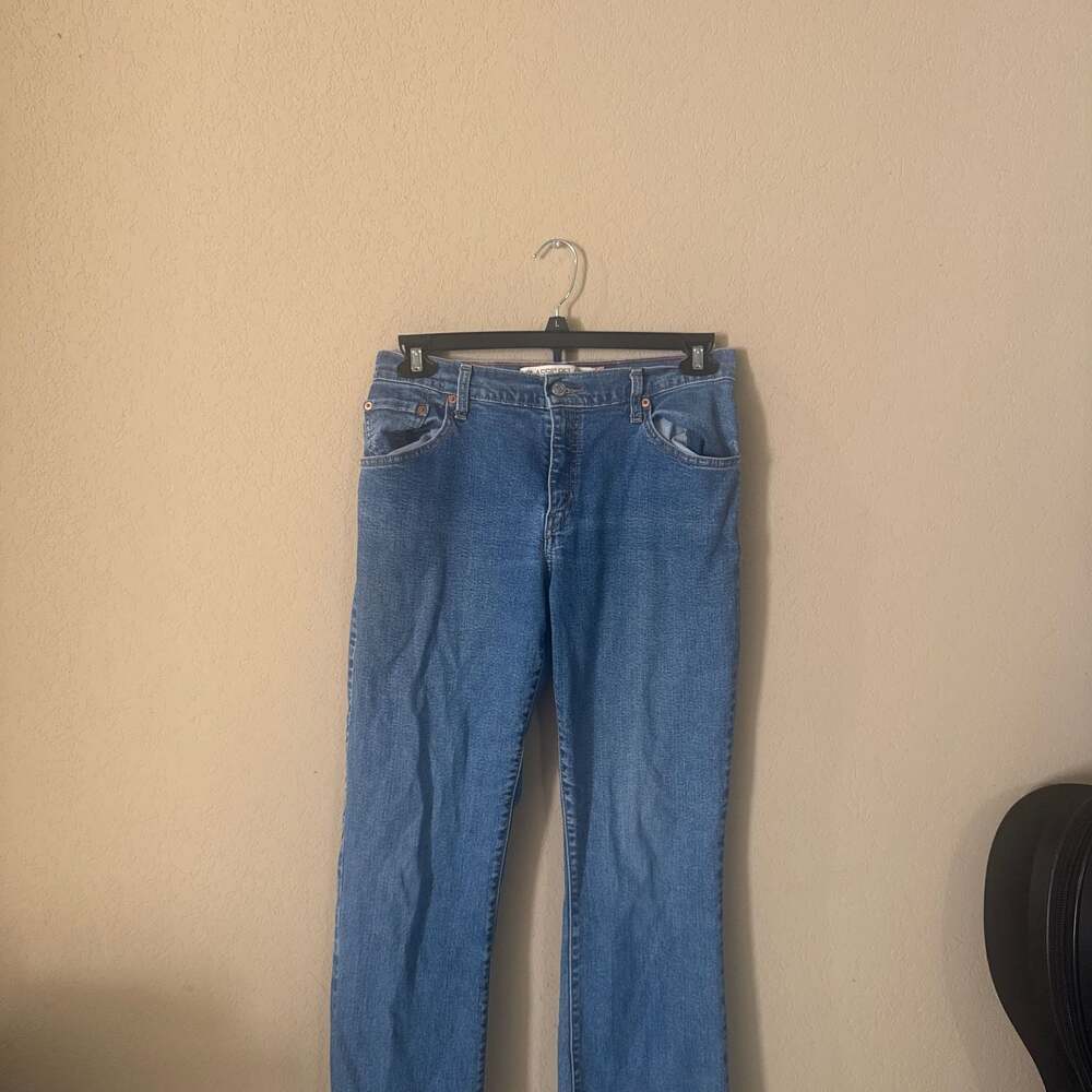 Vintage Levi's 550 Women's Classic Relaxed Boot Cut Jeans Medium Wash